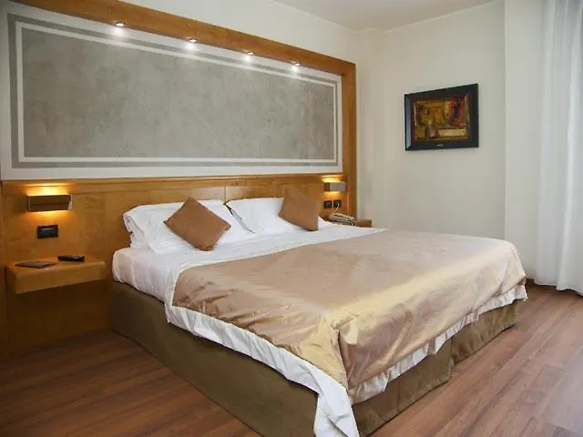 President 4* Correggio