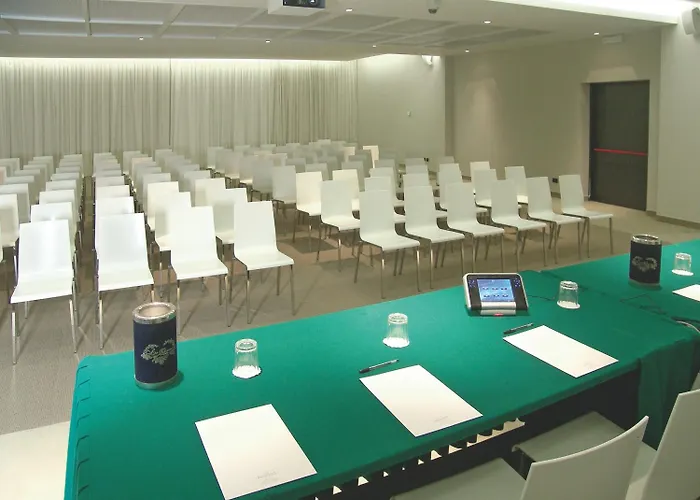 President 4* Correggio