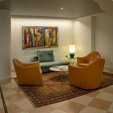 Hotel President