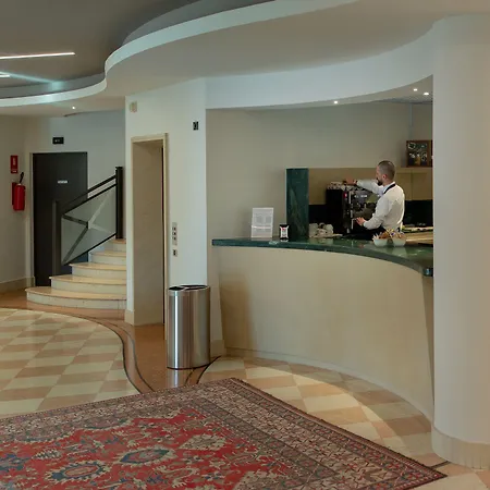 President 4* Correggio