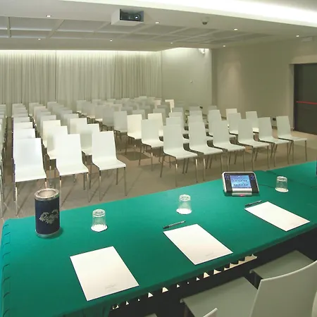 President 4* Correggio