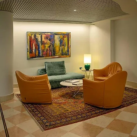 President 4* Correggio