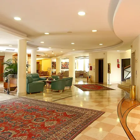 President 4* Correggio