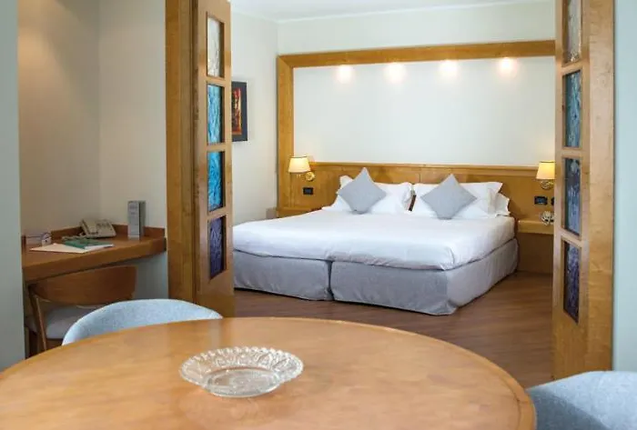 President 4* Correggio